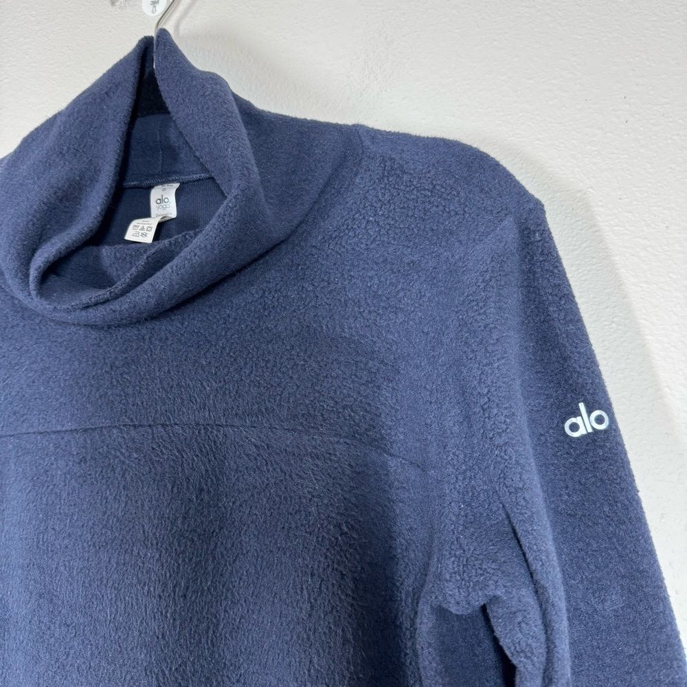 Alo Yoga Navy Blue Warmth Cover Up Turtle Neck Sweatshirt Gym Size Small - Picture 2 of 8